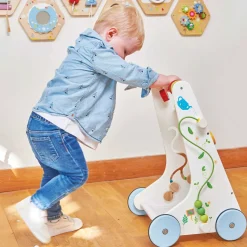 Andador de madera con 10 actividades - Le Toy Van