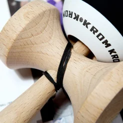 Krom Kendama Pop Negro - KROM Kendama