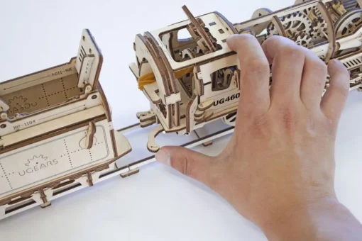 Locomotora de vapor modelo mecánico - Ugears