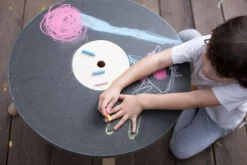 Mesa de juego y almacenaje para niño - Plan Toys