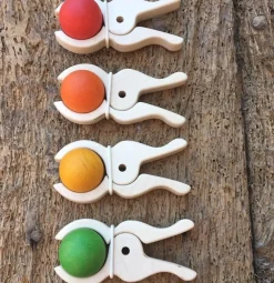 4 pinzas grandes de madera - Speelbelovend