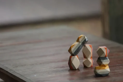 Rocas equilibradas - Plan Toys