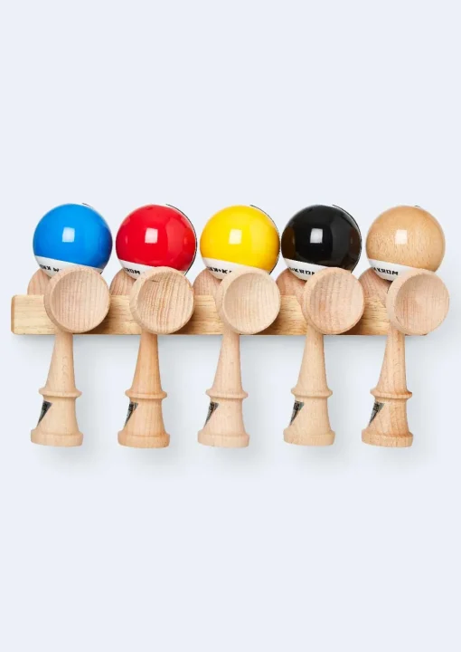 Soporte para Kendama John Cliff en madera de caucho - KROM Kendama