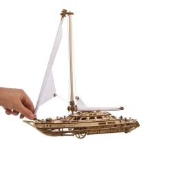 Yate Sueño de Serenidad modelo mecánico - Ugears